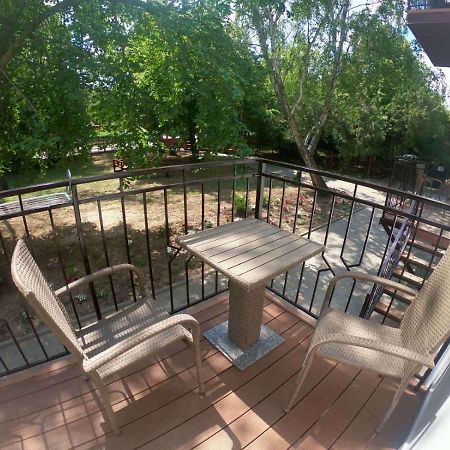 Boutique Hotel Enjoy Sergeyevka Bagian luar foto